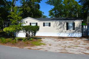 Apache Family Campground & Pier - Leisure Living Vacation Rental Unit - MH-1